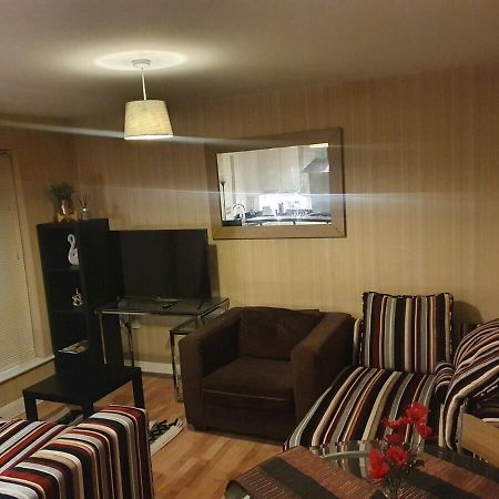 Two Bedroom Apartment, Free Parking, Close To Uclan And Free Wifi Престон Экстерьер фото