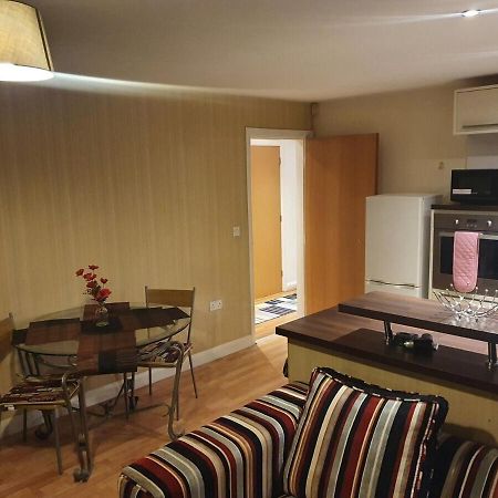 Two Bedroom Apartment, Free Parking, Close To Uclan And Free Wifi Престон Экстерьер фото