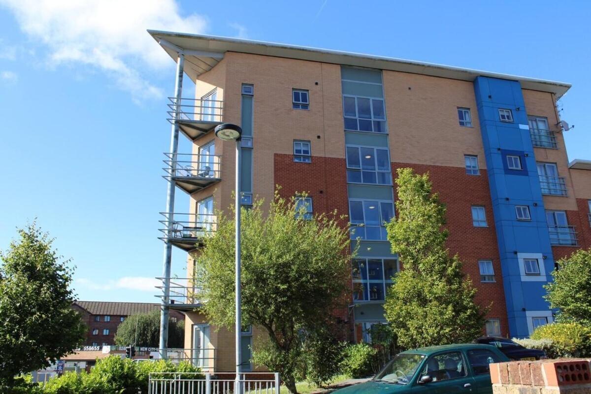 Two Bedroom Apartment, Free Parking, Close To Uclan And Free Wifi Престон Экстерьер фото