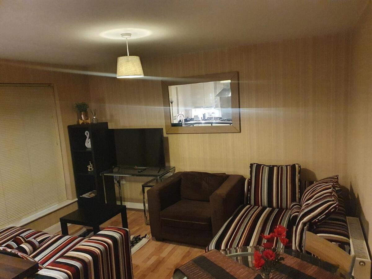 Two Bedroom Apartment, Free Parking, Close To Uclan And Free Wifi Престон Экстерьер фото