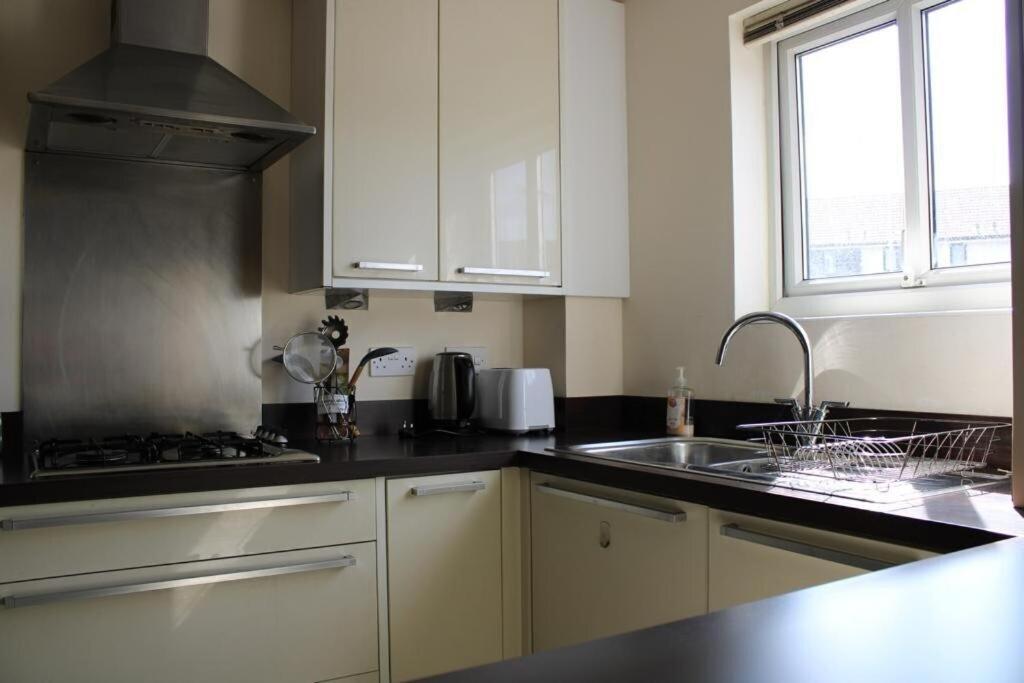 Two Bedroom Apartment, Free Parking, Close To Uclan And Free Wifi Престон Экстерьер фото