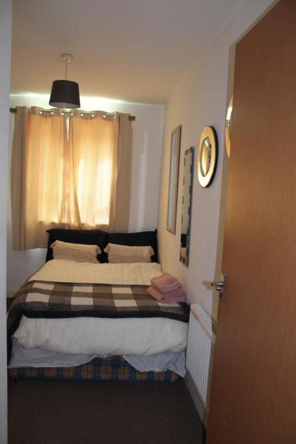 Two Bedroom Apartment, Free Parking, Close To Uclan And Free Wifi Престон Экстерьер фото