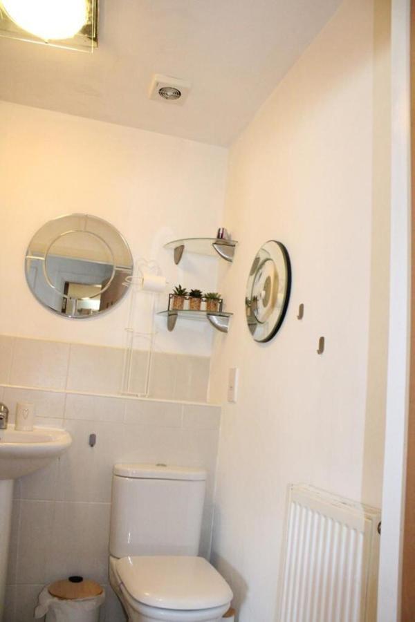 Two Bedroom Apartment, Free Parking, Close To Uclan And Free Wifi Престон Экстерьер фото